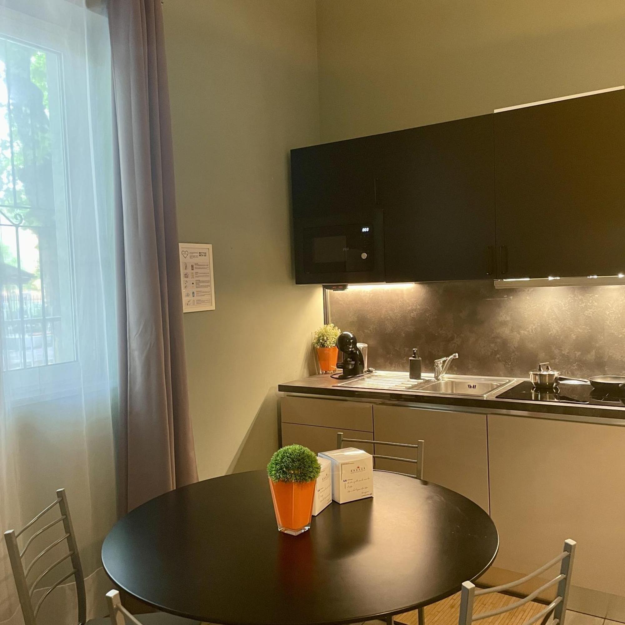 Bnbook Residence La Red Rho Bagian luar foto