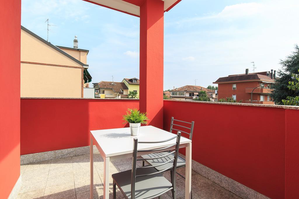 Bnbook Residence La Red Rho Bagian luar foto